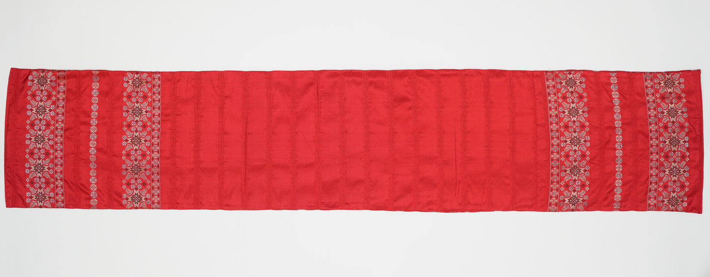 Japanese ceremonial silk table runner with yukiwa snowflake in crimson and gold — Renaras atelier