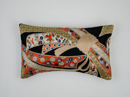 Japanese ceremonial silk lumbar pillow with tabane-noshi knot in black and gold — Renaras atelier