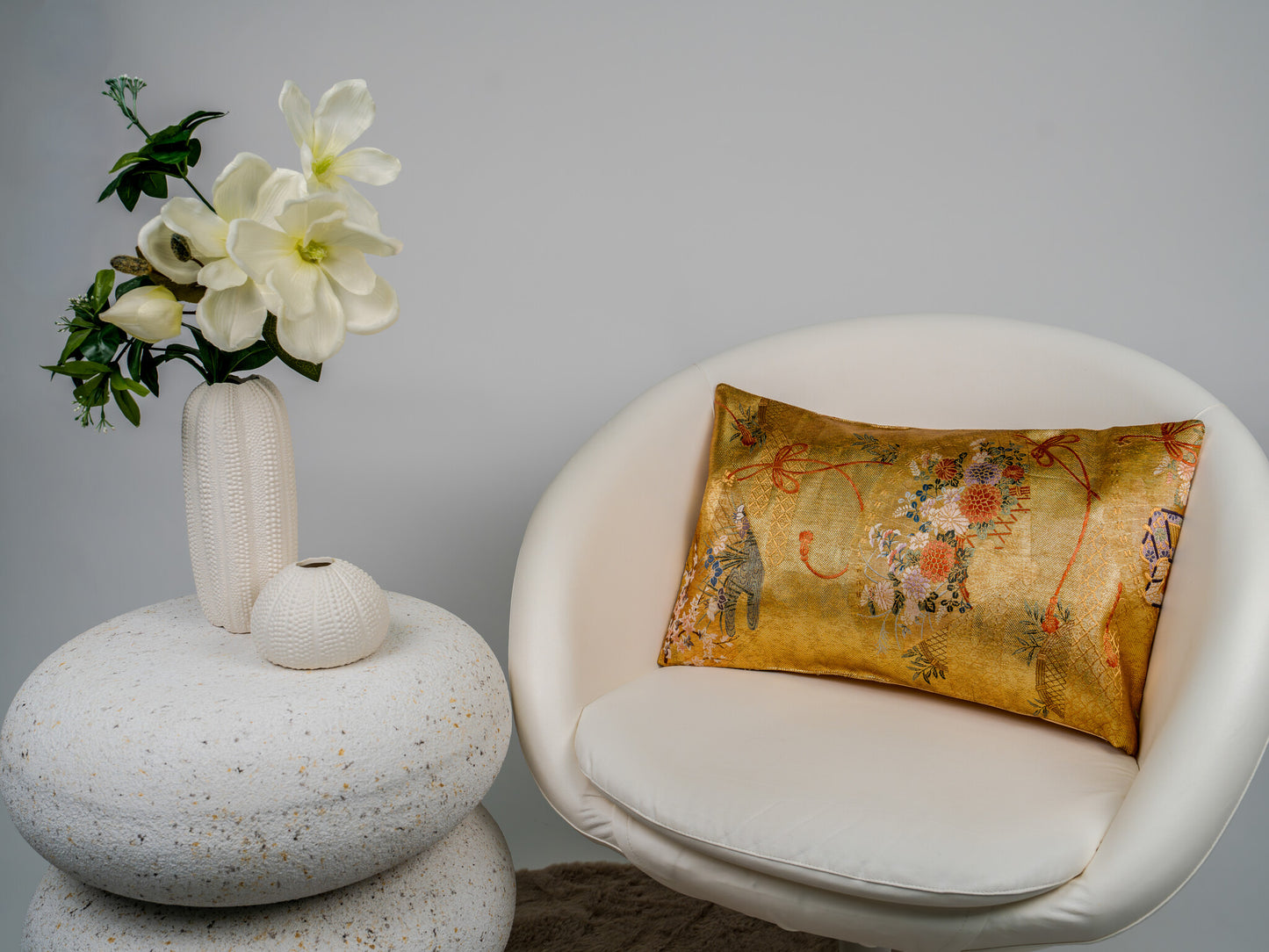 Japanese ceremonial silk lumbar pillow with gilded sensu fan motif in gold and multicolour — Renaras atelier