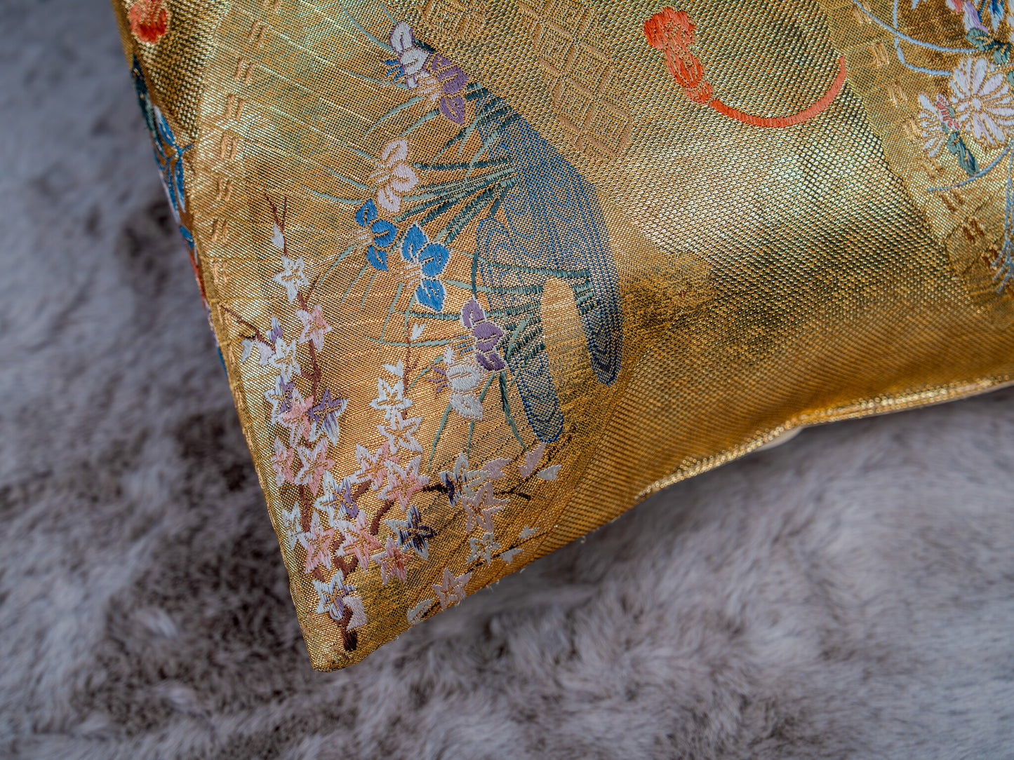 Japanese ceremonial silk lumbar pillow with gilded sensu fan motif in gold and multicolour — Renaras atelier
