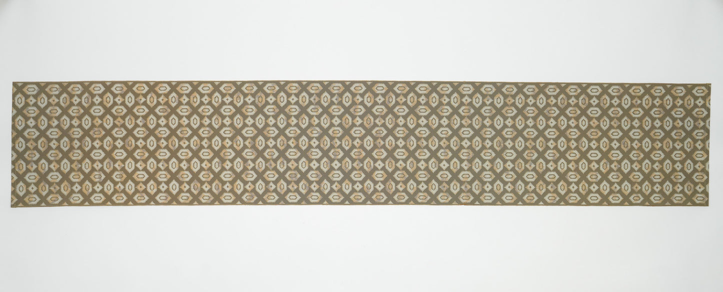 Japanese ceremonial silk table runner with hexagon and diamond lattice in platinum and champagne — Renaras atelier