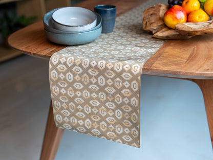 Japanese ceremonial silk table runner with hexagon and diamond lattice in platinum and champagne — Renaras atelier