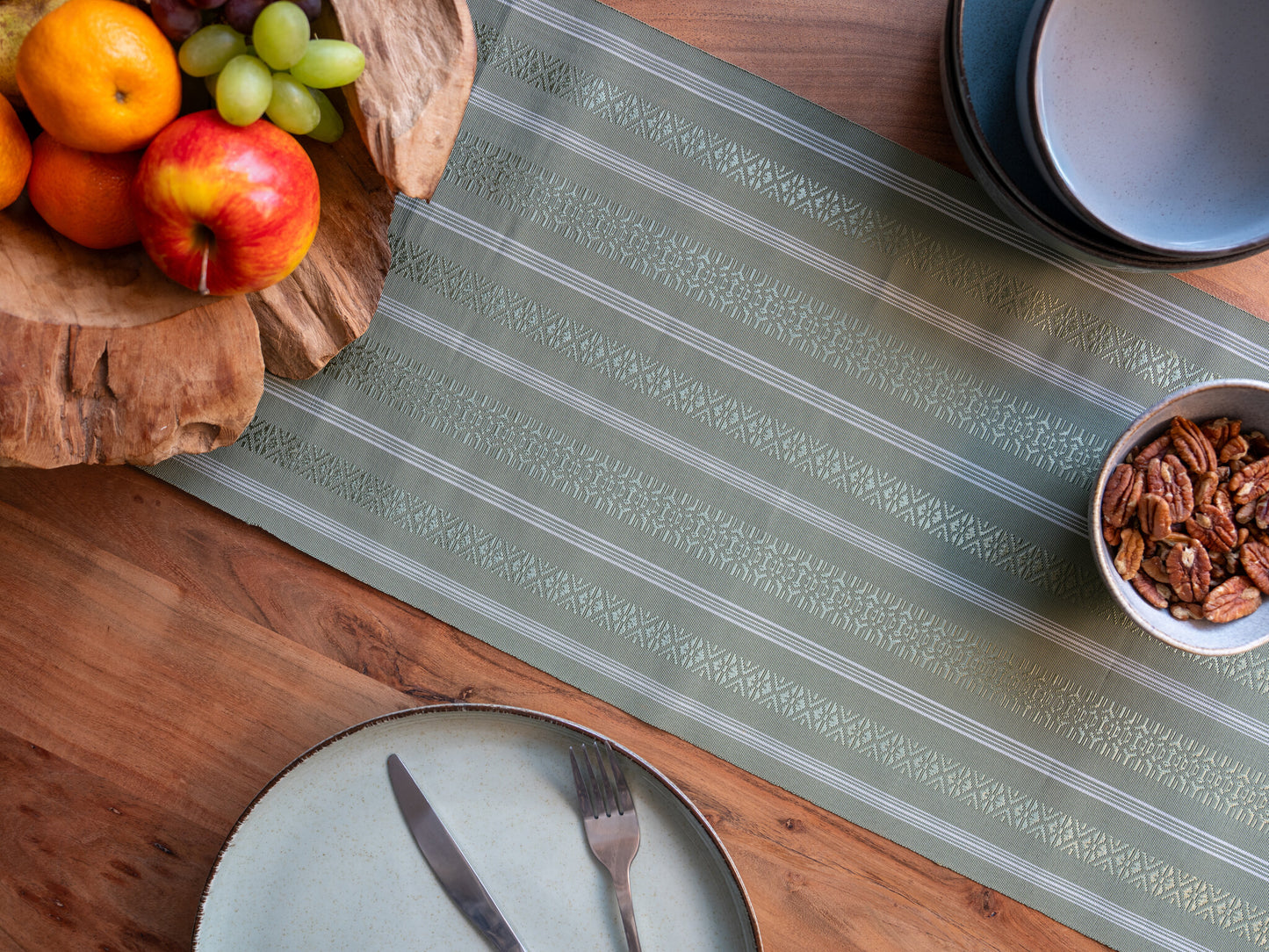 Japanese ceremonial silk table runner with vertical stripe in green and silver — Renaras atelier