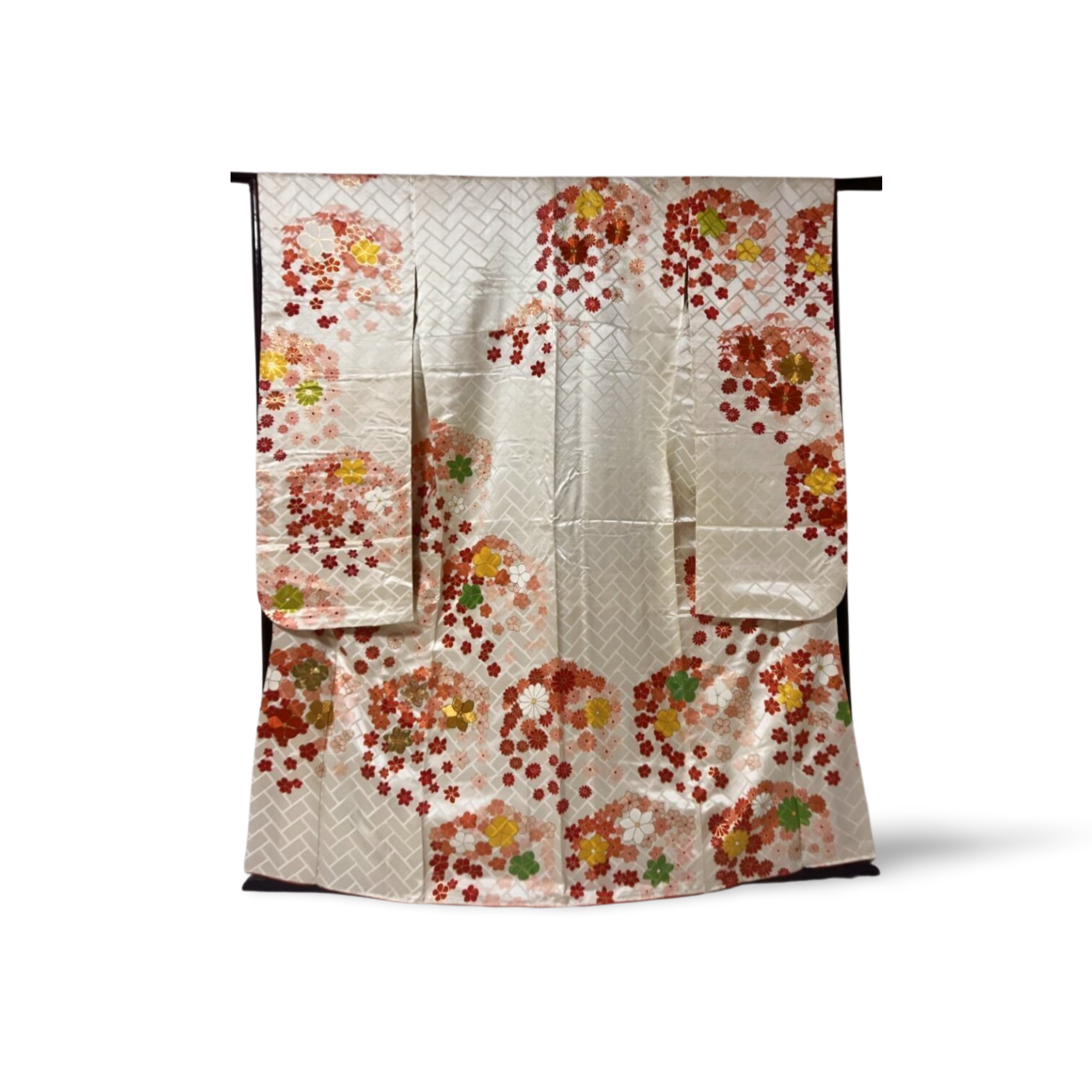 Japanese ceremonial silk Furisode in ivory with clover and chrysanthemum gold embroidery — Renaras atelier