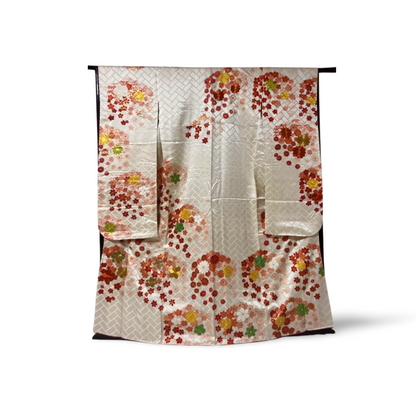 Japanese ceremonial silk Furisode in ivory with clover and chrysanthemum gold embroidery — Renaras atelier
