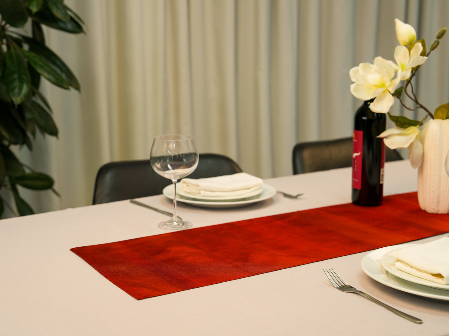 Japanese ceremonial silk table runner in ombré scarlet to bordeaux — Renaras atelier