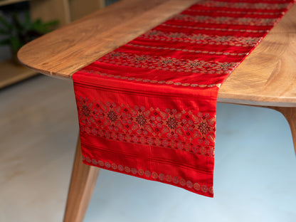 Japanese ceremonial silk table runner with yukiwa snowflake in crimson and gold — Renaras atelier