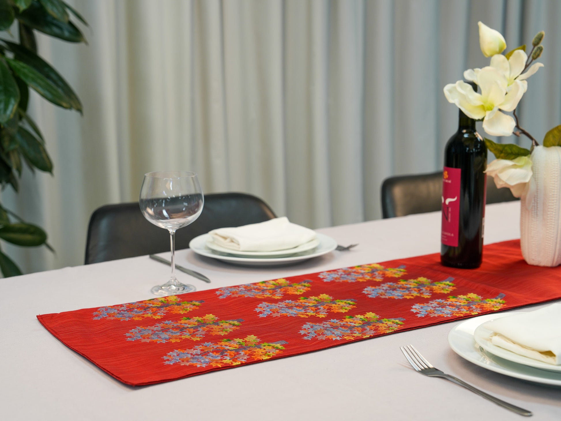 Japanese ceremonial silk table runner with momiji maple forest in crimson and multicolour — Renaras atelier