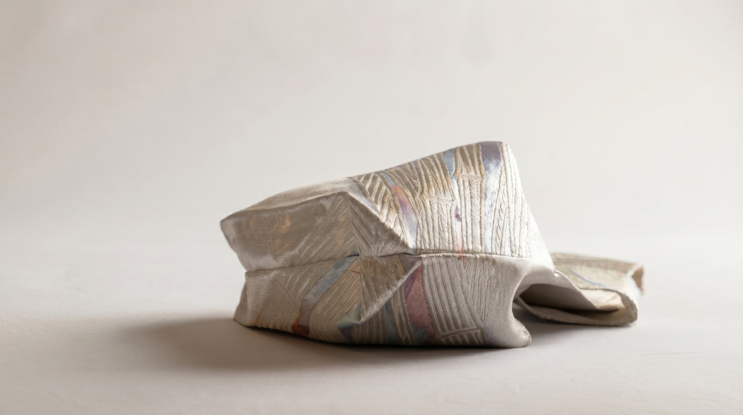 Japanese Ceremonial Silk Knot Bag – The Kogane no Obi, Striated Gold Bands in Champagne and Pastel