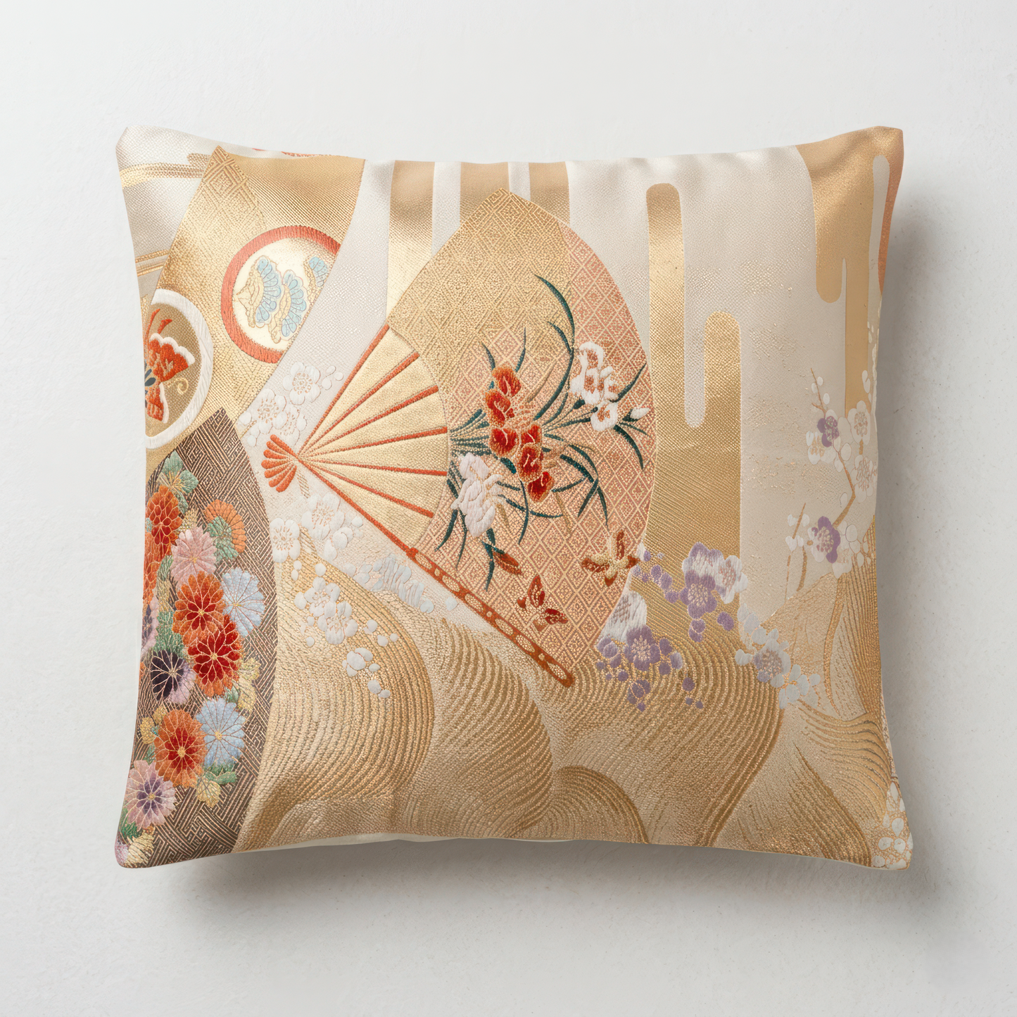 Le Sensu Reverie — Oreiller en soie japonaise, couleur or champagne et motif d'éventail floral