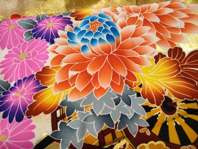 Japanese ceremonial silk Uchikake with hand-painted pine on gold lacquer — Renaras atelier